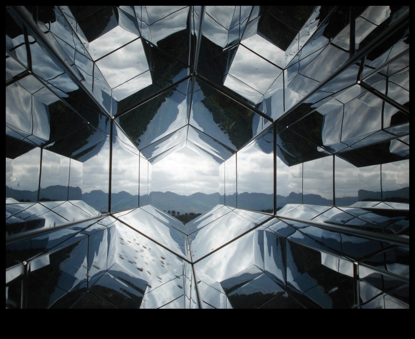 Dizaina renesanse: zīmola mākslas mākslas no jauna atklāšana