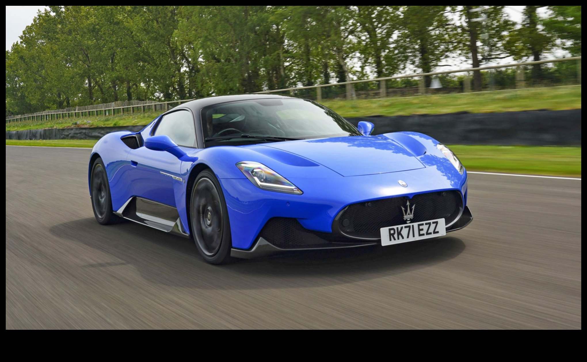 Veiktspējas pionieri: sporta automašīnas un braukšanas inovācijas celmlauži