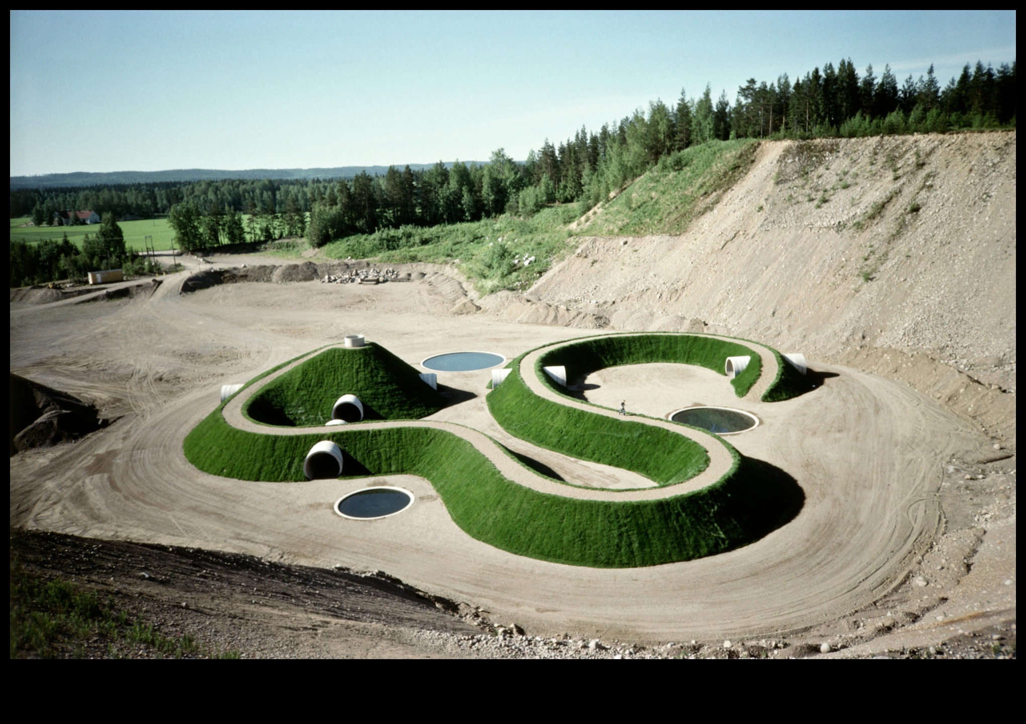 Zemes mākslas mantojums: zemes darbi un vides skulptūras