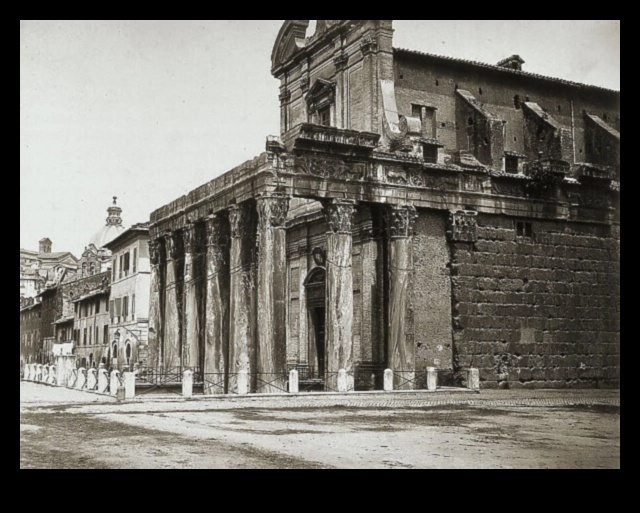 Foruma fasādes: Senās Romas publisko telpu mākslinieciskais krāšņums