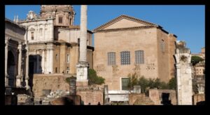 Foruma fasādes: Senās Romas publisko telpu mākslinieciskais krāšņums